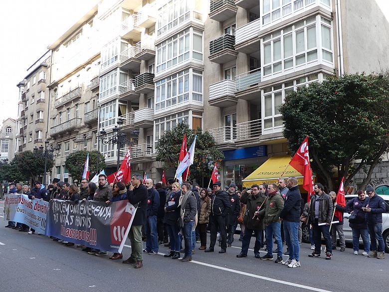 18-02-06 ManifaVigo19.JPG